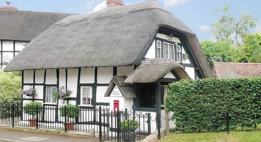Отель Corner Thatch