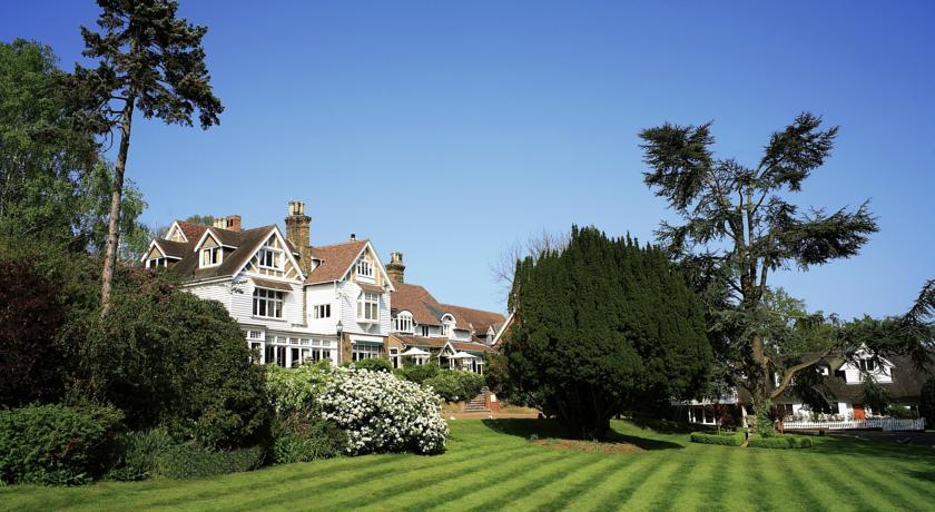 Отель Rowhill Grange Hotel & Utopia Spa