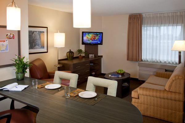 Отель Candlewood Suites Philadelphia - Willow Grove