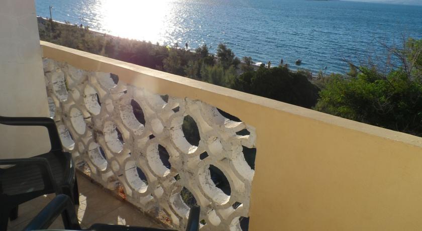 Гостевой дом Rooms and Apartments Galeb
