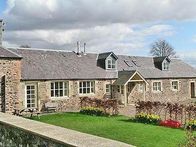 Отель Hume Orchard Steading