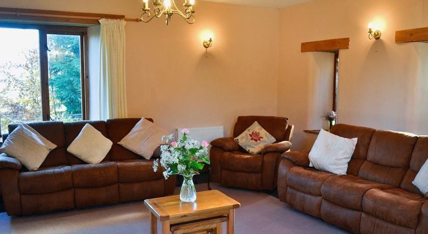 Отель Foxcote New Court Farm