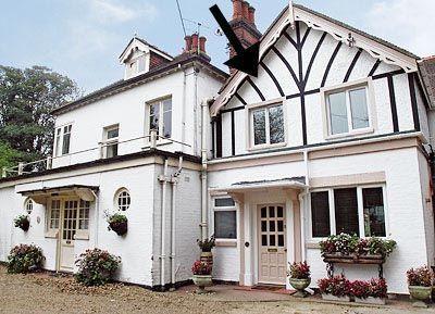 Отель 86 Canterbury Road
