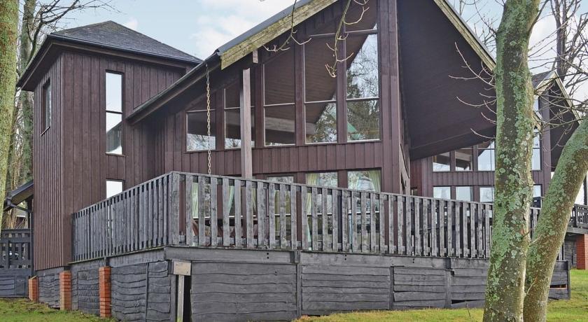 Отель Whitecombe Lodge