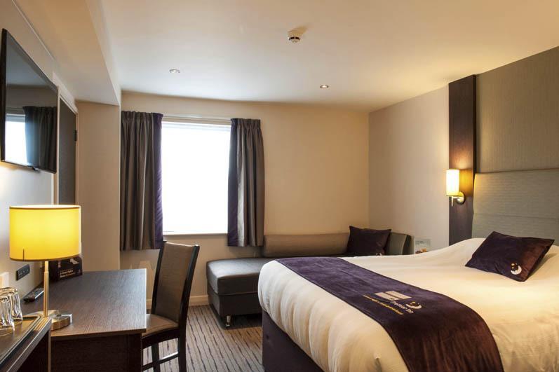 Отель Premier Inn Perth City Centre