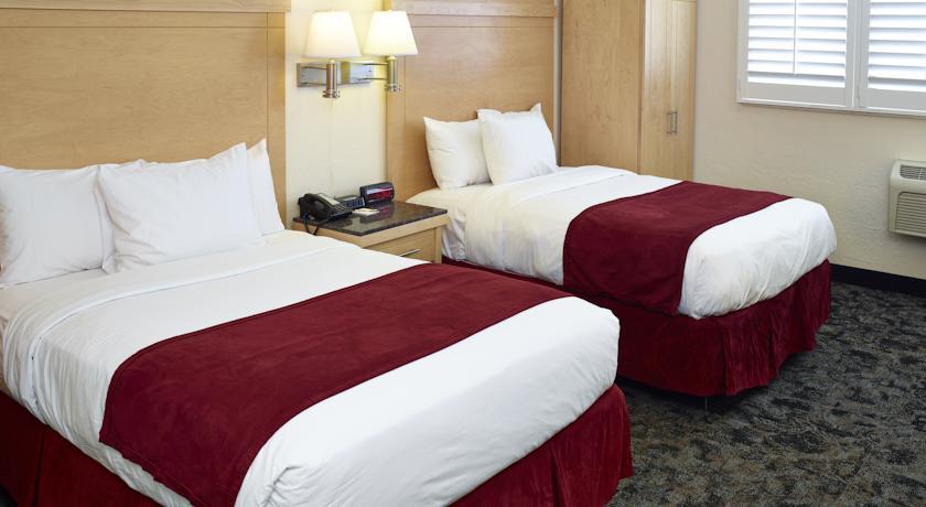Отель LivINN Hotel St Paul East / Maplewood