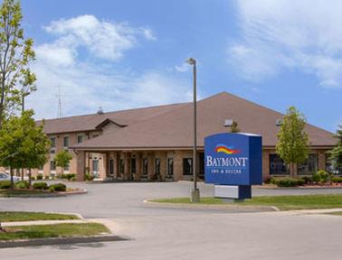 Отель Baymont Inn And Suites Whitewater