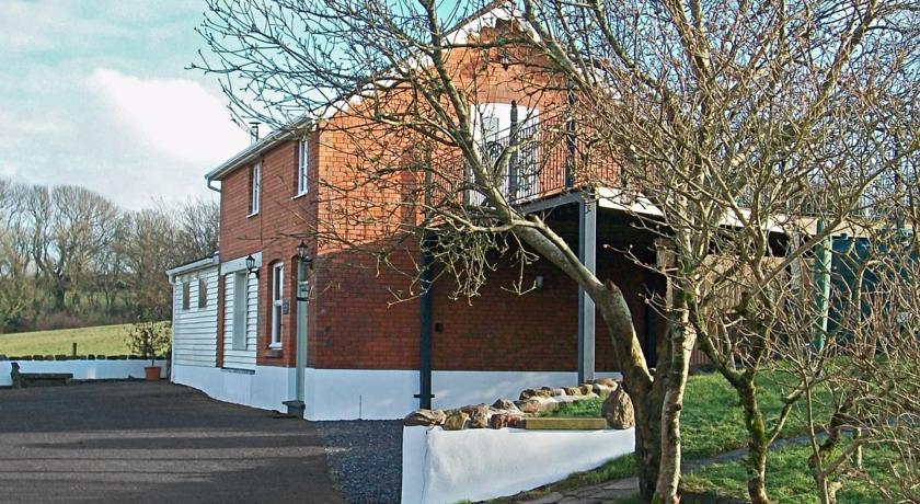 Отель Parc Y Bryn Lodge