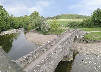 Апартаменты Riverbank Cottage