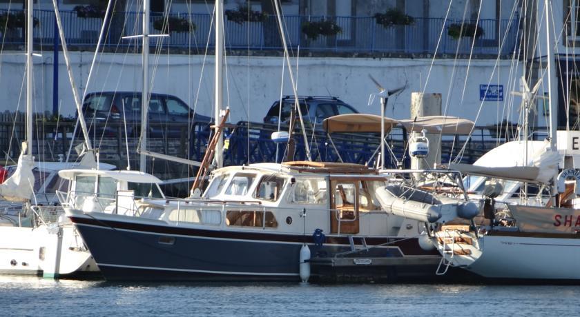 Отель Audierne Yachting