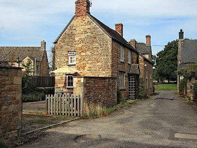 Отель Badger Cottage