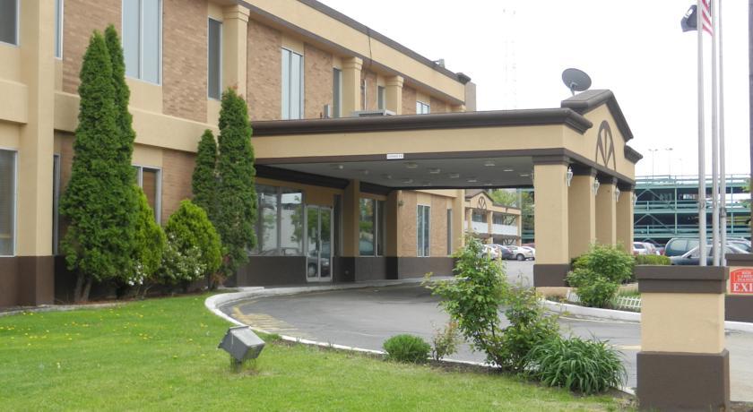 Отель Red Carpet Inn And Suites Scranton 