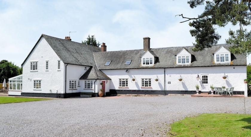 Отель Dinckley Court