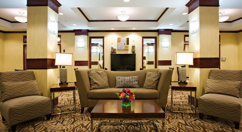 Отель Holiday Inn Express and Suites Snyder