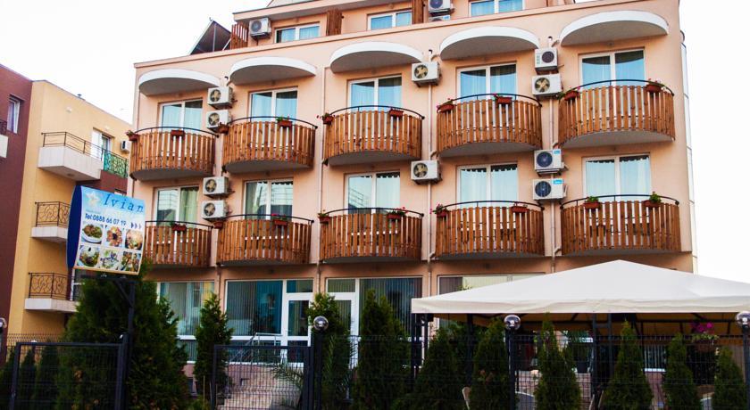 Отель Ivian Family Hotel