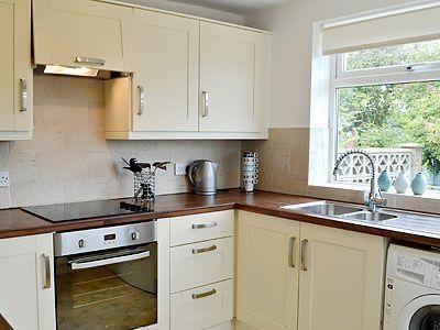 Отель 61 Longstone Close