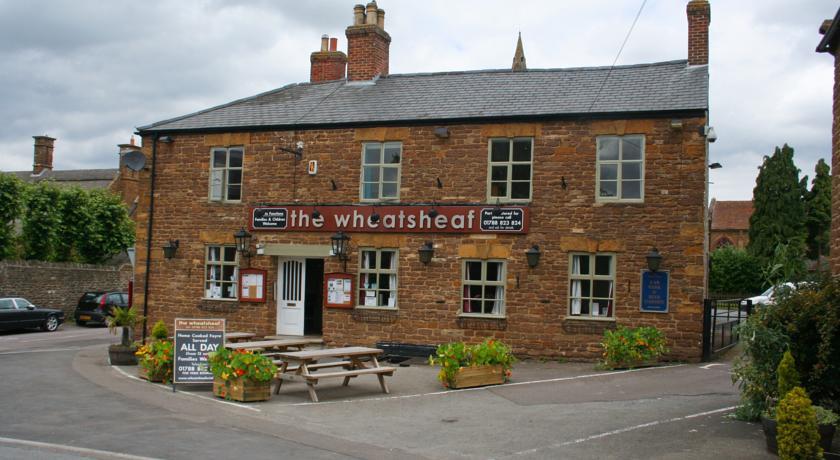 Мини-отель The Wheatsheaf Inn