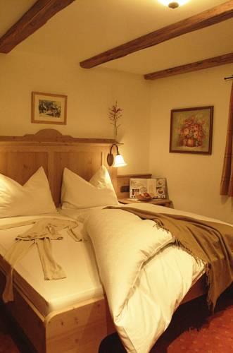 Отель Gasthof Auwirt