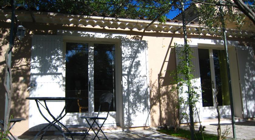 Апартаменты Les Gîtes les Pins de Jol