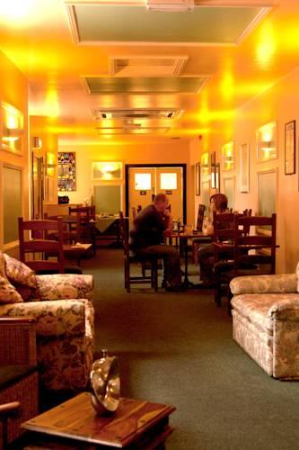 Отель The Robin 2 Hotel