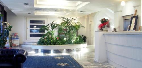 Отель Hotel Metropolitan