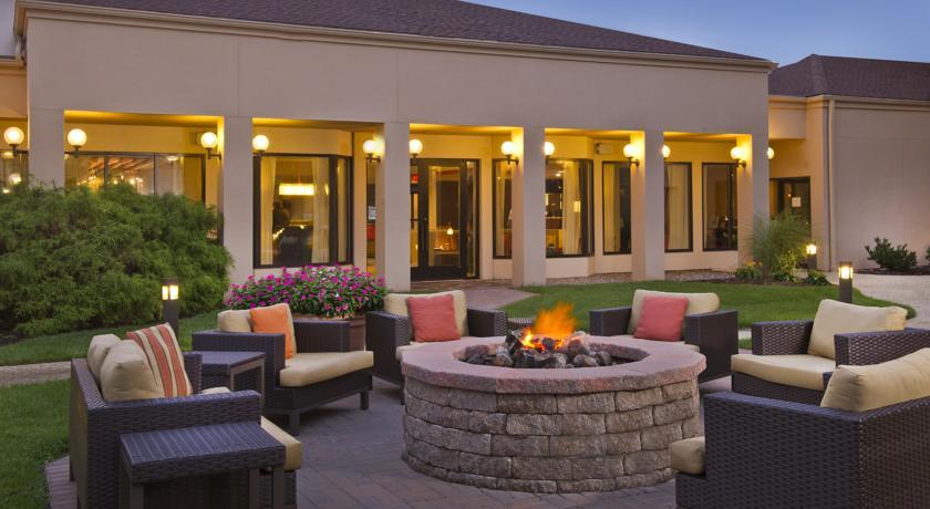 Отель Courtyard Mt. Laurel