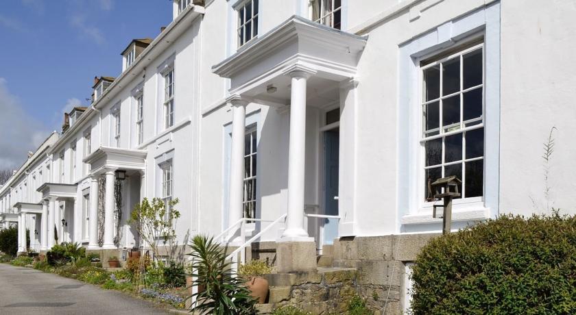 Апартаменты Clarence Place