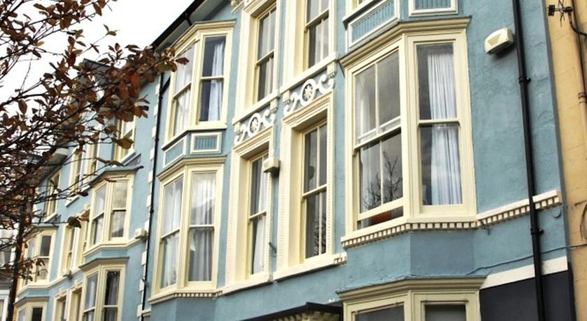 Отель Harry's Hotel & Restaurant