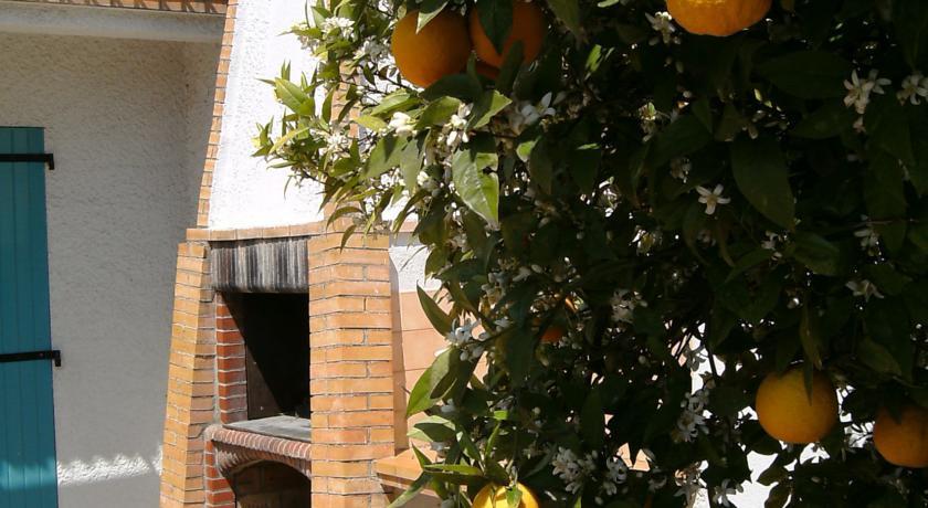 Апартаменты Large Holiday Home Torreilles with 15 metre Pool