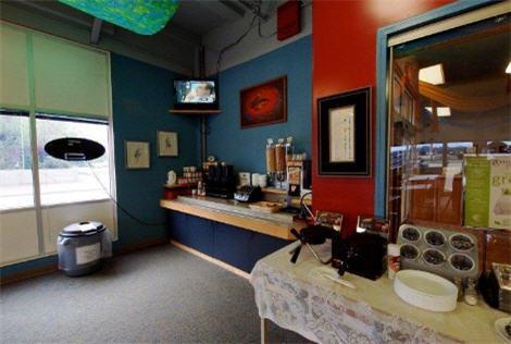 Отель Executive House Suites Hotel & Conference Centre