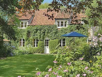 Отель Hungate Garden Cottage