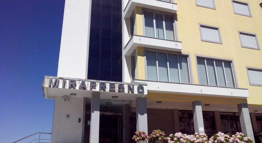 Отель Hotel Mirafresno