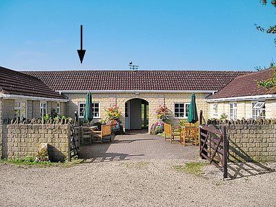 Отель 1 Luckington Stables