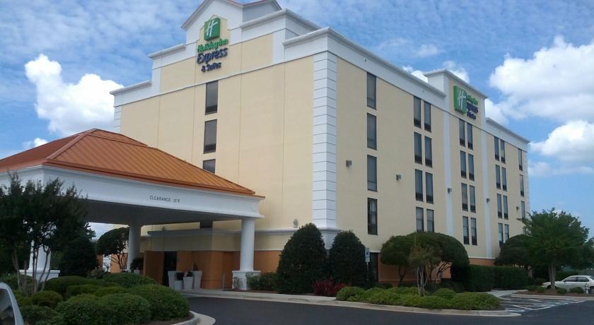 Отель Holiday Inn Express & Suites Wilmington-University Center