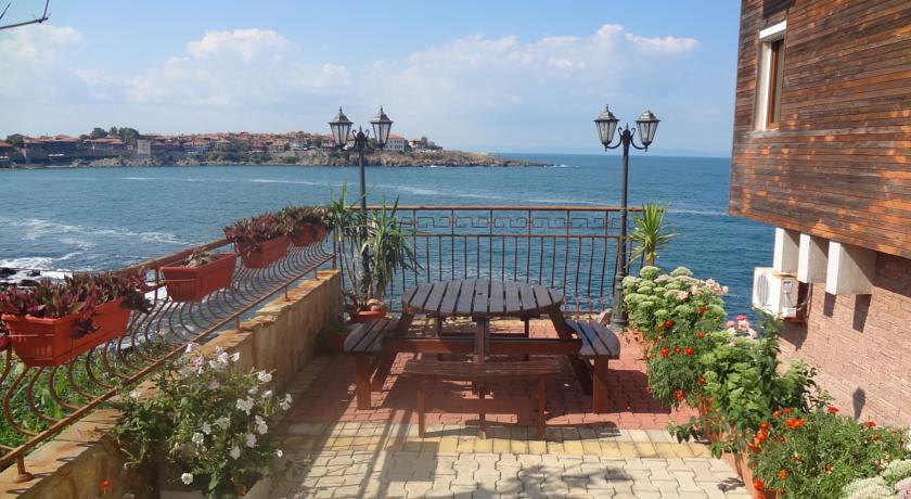 Sozopol Apartment with Sea View