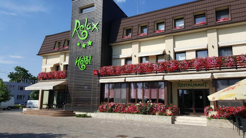 Отель Hotel Relax Craiova