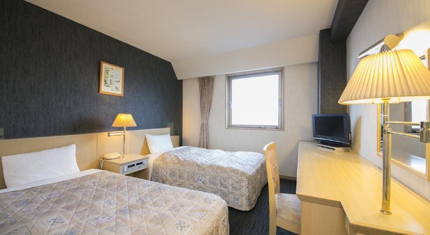 Отель Kanazawa Central Hotel