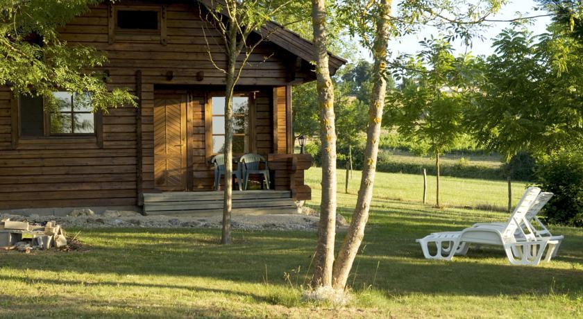 Отель Les Chalets de Grazimis