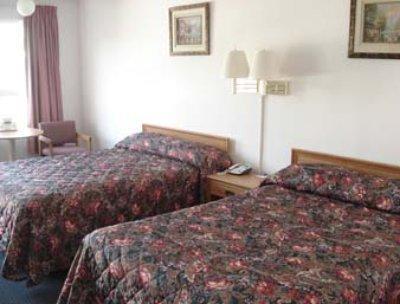 Отель Howard Johnson Gananoque