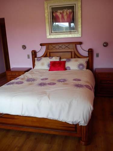 Мини-отель Leigh House Bed and Breakfast