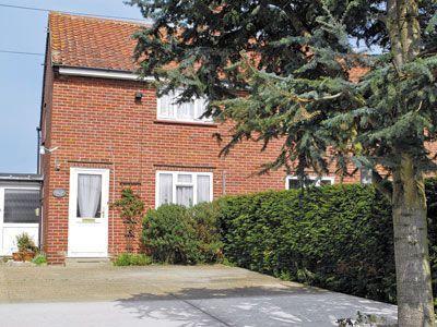 Отель Heath View Cottage