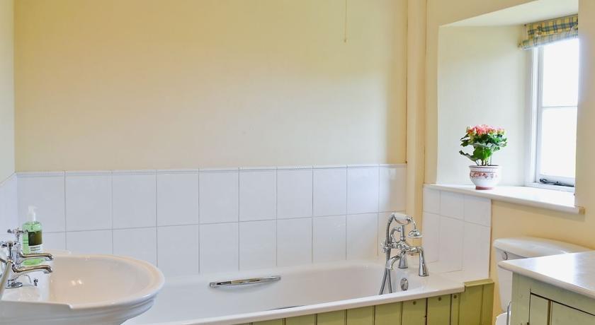 Отель Henley Farmhouse Studio