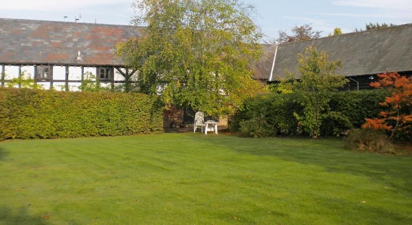 Апартаменты Manor Barn
