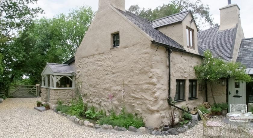 Отель Collfryn Cottage