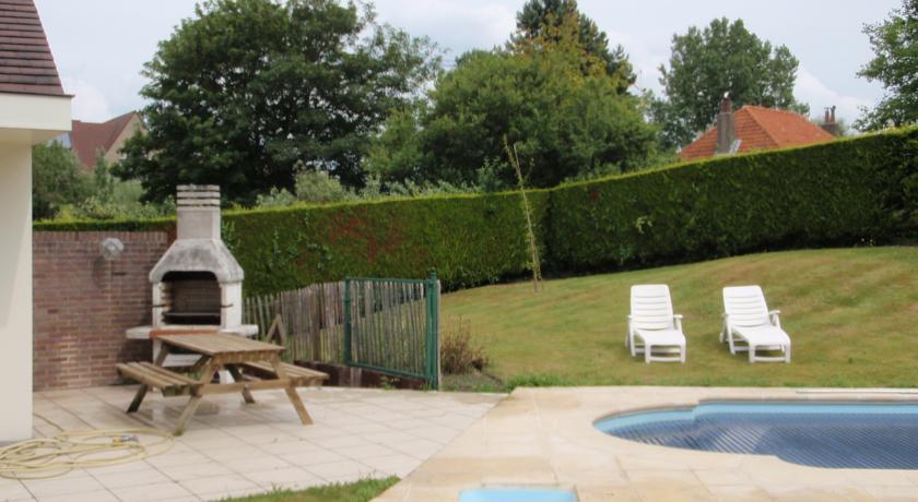Апартаменты Home With Pool Oostduinkerke