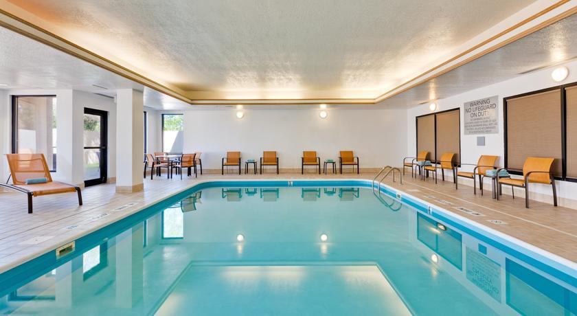 Отель Courtyard South Bend Mishawaka