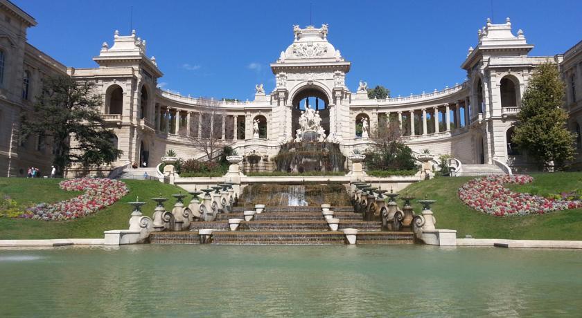 Le Petit Longchamp