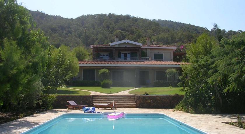 Вилла Pomos Villa