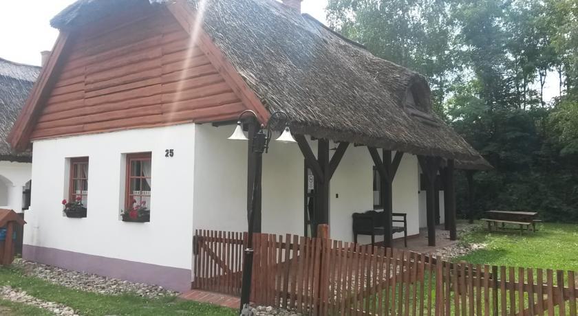 Kocsi Csárda Galopp Lovas Üdülőfalu