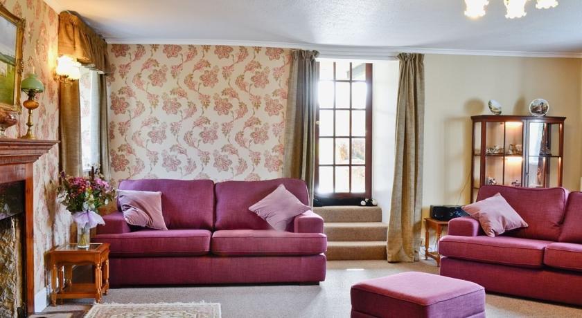 Отель Twelve Oaks Farmhouse